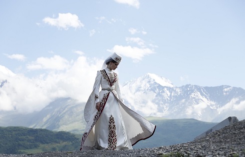 Осетинский женский национальный костюм